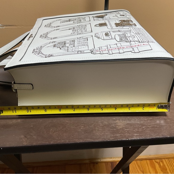 Karl Lagerfeld White Tote with Illustrated Design - Picture 10 of 11